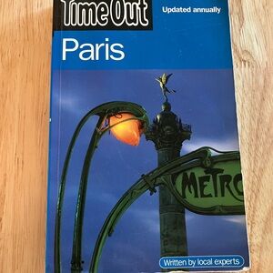 Paris Travel Guide - Blue Cover